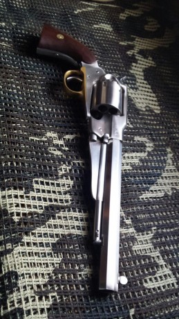 Hola, pongo a la venta este magnífico revolver Remington 1858 en Inox de Uberti prácticamente nuevo, ni 02