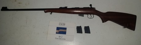 Se vende carabina CZ 452 LUX en calibre.22 Mag. totalmente impecable, no ha tirado ni una caja de munición, 00