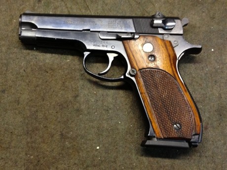 Pongo a la venta un pistola  Smith & Wesson, mod. 39-2 , cal. 9 mm Pb, tamaño compact, aligerada (armazón 00