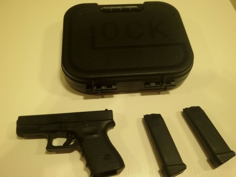 Hola. Un compañero pone en venta su arma. Se trata de una glock 19 de tercera generación, guiada como 02