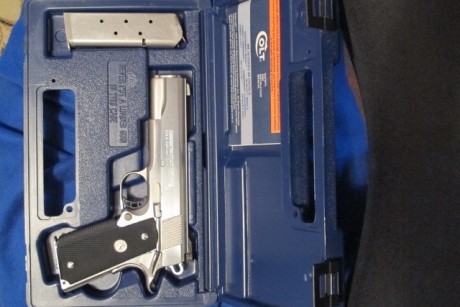 Vendo colt gold cup 45acp stainless.
Como nueva y con material de recarga incluido.
900€, aceptaria glock 02