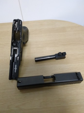 Hola. Un compañero pone en venta su arma. Se trata de una glock 19 de tercera generación, guiada como 00