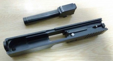 Hola. Un compañero pone en venta su arma. Se trata de una glock 19 de tercera generación, guiada como 31