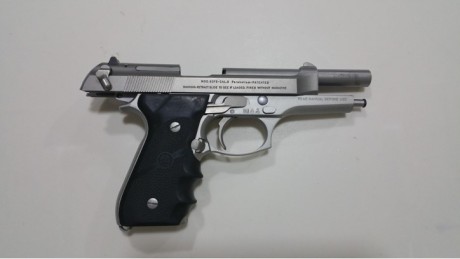 SE VENDE BERETA 92 FS EN BASTANTE BUEN ESTADO , SE ADJUNTAN MUELLE Y VARRILLA , ADEMAS DE CACHAS DE GOMA 02