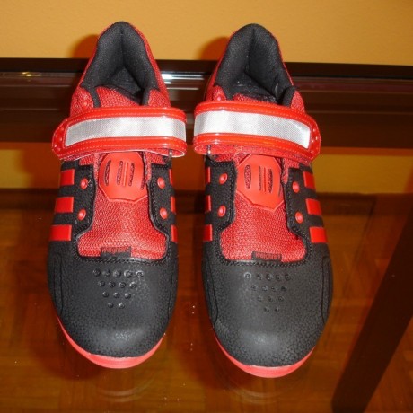 Se compraron a finales de octubre de 2015 .Son de la  talla 44 ⅔ .  Estos que vendo  son  perfectos para 01