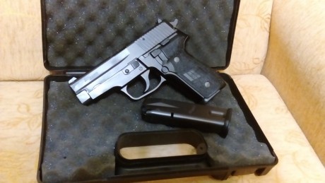 Buenas a todos :
   Vendo una magnífica Sig Sauer P228 de las hechas en Alemania. En estado impecable, 111