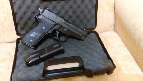 Buenas a todos :
   Vendo una magnífica Sig Sauer P228 de las hechas en Alemania. En estado impecable, 110
