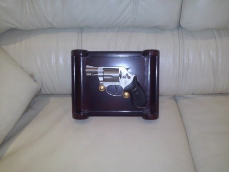 Vendo un precioso  Uberti Cattelman del .45 LC , con  certificado nominal de inutilización  anterior a 01