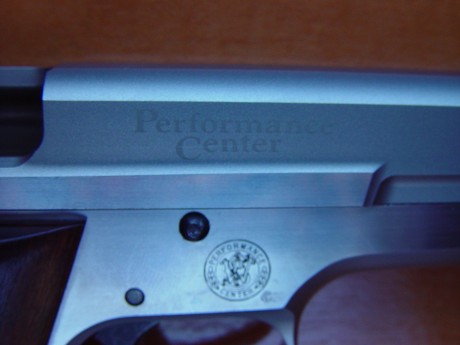Vendo pistola Smith&Wesson  952-2, guiada en F. Impecable estado de conservación, con dos cargadores 11