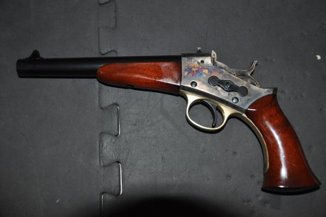  Como no tengo necesidad de cobrarlas al momento y si alguien le interesa el arma se puede pagar en varios 01