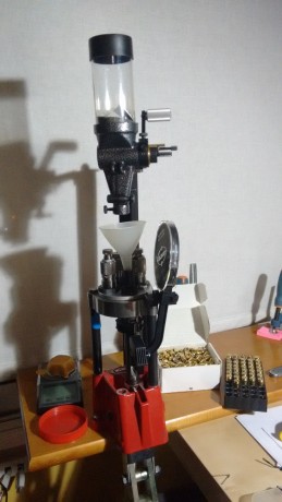 Un saludos a todos, creo que de la misma forma que mostramos nuestras
armas a los colegas del foro también 32