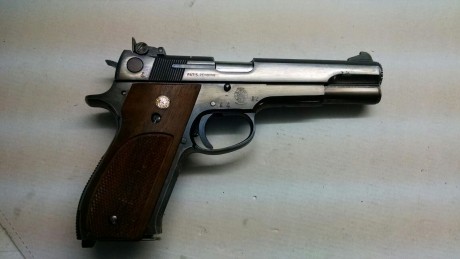 Se vende por defuncion pistola S&W MASTER 52-2 CALIBRE 38 WC
la pistola lleva 3 cargadores y cacha 00