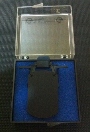 Tengo a la venta los siguientes productos:

Guante Tiro Anschutz 110
Precio: 25,00 € + gastos de envío
https://www.intershoot.co.uk/acatalog/ahg-Anschutz-Color-2-Glove-110-850.html

 02