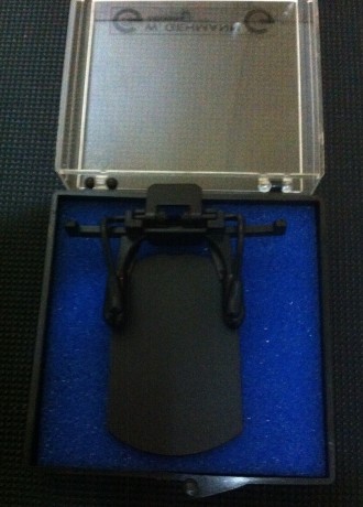 Tengo a la venta los siguientes productos:

Guante Tiro Anschutz 110
Precio: 25,00 € + gastos de envío
https://www.intershoot.co.uk/acatalog/ahg-Anschutz-Color-2-Glove-110-850.html

 11