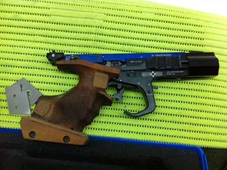 Por motivos de lesión y que para mi el tiro no es lo mismo,,he decidido vender mis armas cortas..
Tanfoglio 61