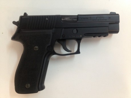 Se Vende SIG SAUER P226 9mm.
Perfecto estado.Dos cargadores.
Precio:1000 euros. 01