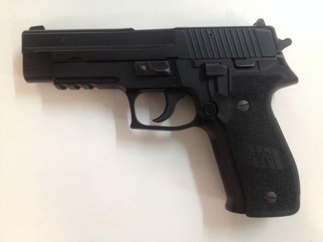 Se Vende SIG SAUER P226 9mm.
Perfecto estado.Dos cargadores.
Precio:1000 euros. 00