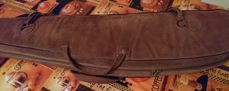 Funda sin uso, de 1,10 de larga X 30 Cm de alta para rifle con visor grande, coge perfectamente, valida 10