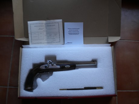 Vendo esta pistola en calibre 45 de percusión. Gatillo al pelo. Está nueva (menos de 50 disparos) La vendo 02