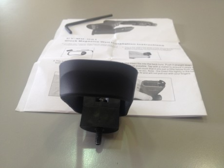 Fanel /  Magwell de polímero negro para GLOCK.  
Se adapta a los modelos Glock 17, 17L, 19, 22, 24, 31, 02