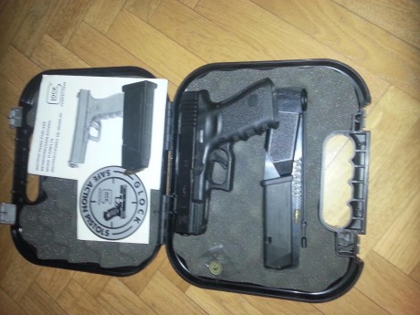 Se vende pistola Glock 19.
Perfectisimo estado. Se entrega con caja de transporte, manual, dos cargadores, 02