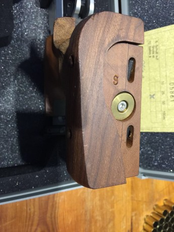 Buenas señores, vendo cacha para la Walther SSP, es de la talla S (pequeña).

Se encuentra en Murcia.
Su 02