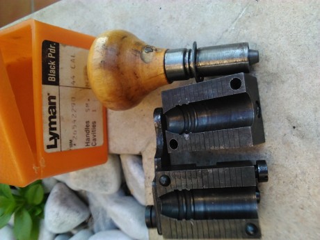 Vendo molde para el calibre 44, posibilidad de hacer varias medidas ,creo que puede ser para utilizar 02