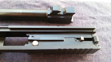 Estado impecable, no mas de 150 disparos,desconector de 2 kg, tapa de empuñadura y funda de polímero nivel 52