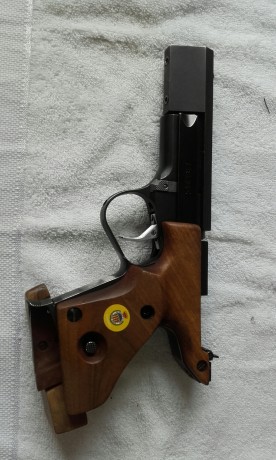 Vendo pistola UNIQUE DES 69/U 22lr, último modelo de esta legendaria pistola avalada por varios mundiales, 01