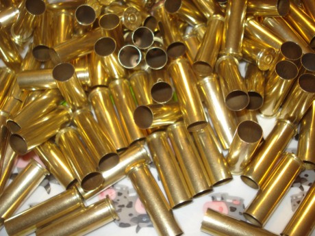 Pongo a la venta unas 700 vainas CBC.-Magtech del calibre .357 Magnum con un solo disparo efectuado, están 00