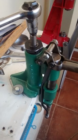Por no tener tiempo para dedicarlo a la fundición, vendo esta maquina que compre hace un par de años y 00