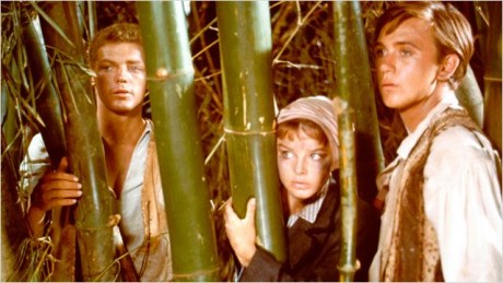 Pues nada Sres, que ando buscando una serie de TV sobre unos chavales que naufragan en el sXVIII o principios 60