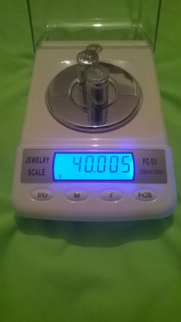 Hola!
Vendo material sin apenas uso 
dies calibre 280 con galga 40€
20 vainas sin estrenar y 16 usadas 10