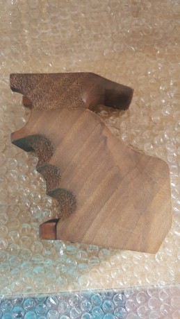 Se vende cacha tamaño L para MG4 - MG2- incluso también para la MG1 eso si tiene menos apoyo en la parte 01