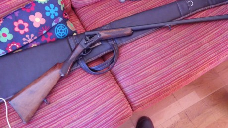 hola
un amigo cambia estas dos escopetas, una paralela Zabala expulsora y selectora y una monotiro marca 10