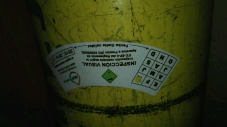 Pues eso, vendo botella de aire de 
6 litros a 300 bares, recogida hoy del centro de retimbrado y cargada.
Esta 01
