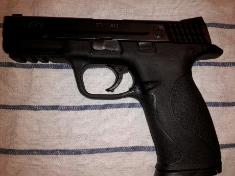 MP9, guiada en A.
 Dos cargadores, maletín original, tres Lomos intercambiables De empuñadura
Precio 200 00
