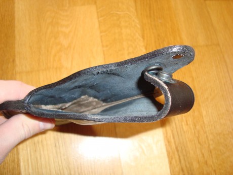 Muy buenas compañeros, 

Haciendo un poco de limpieza por casa he encontrado una funda para revolver en 00