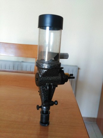 Hola. 
Quiero vender un dosificador de pólvora   que no utilizo. Se trata del modelo 55 marca LYMAN. Apropiado 01