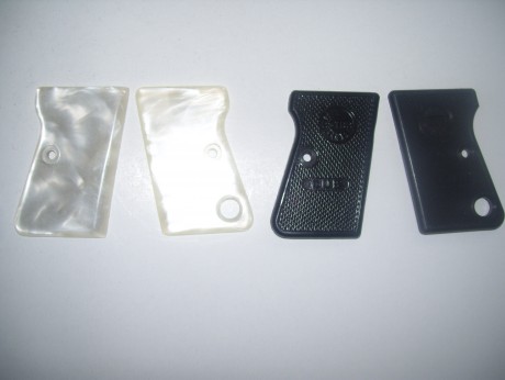 Hola
vendo 3 juegos de cachas para las pistolas Astra CUB
unas son en nacarina , otras en plastico negro 02