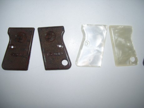 Hola
vendo 3 juegos de cachas para las pistolas Astra CUB
unas son en nacarina , otras en plastico negro 01