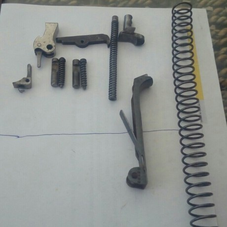 Buenas. Se vende despiece de pistola astra 400. El precio de cada unidad seria 30 euros con portes incluidos 00