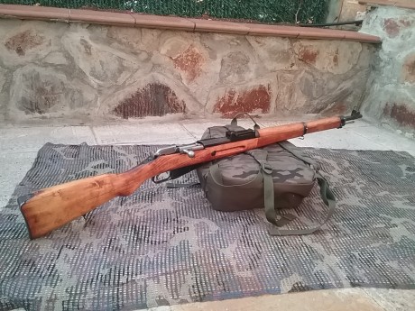    Vendo Mosint M39  finlandes calibre 7,62x54R en impecable estado.  Año 1944 y cañón Sako.

Maderas, 01