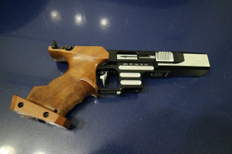 POR MOTIVOS DE SALUD TENGO QUE VENDER MI COLECCION DE ARMAS,
ESTA ES LA MAQUINA DE HACER PUNTOS
SOLO 700 02