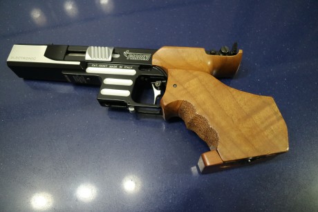 POR MOTIVOS DE SALUD TENGO QUE VENDER MI COLECCION DE ARMAS,
ESTA ES LA MAQUINA DE HACER PUNTOS
SOLO 700 01
