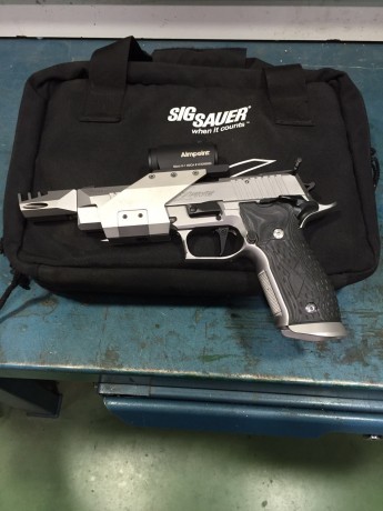 Hola, un compañero de tiro pone a la venta este preciosa  arma en calibre 9 mm parabelum, comprada nueva 12