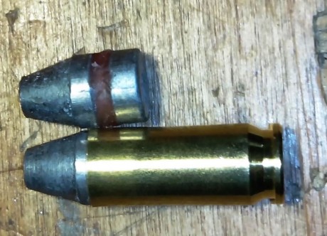 Hola, me gustaría saber si alguien puede darme alguna información respecto a la recarga del calibre 9mm 30