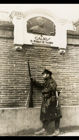 Bueno aqui estamos otra vez pero esta vez con ayuda 
Empezamos con armamento ligero FUSILES

FUSIL MAUSER 41