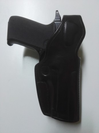 Vendo funda para pistola STAR 30M, en piel moldeada de color negro y de altísima calidad,con dos bastidores 10