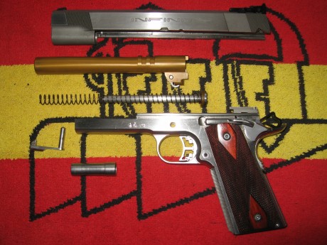 Muy buenas 

Vendo mi INFINITY SCEPTER en calibre 9mm y 6".Arma con poco uso,solo algunas pequeñas 01